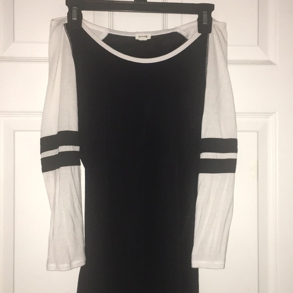 Soft, long, black and white top - Picture 1 of 1